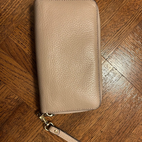 Micheal Kore Wallet Large - Picture 2 of 3